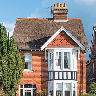 8 ways to save money when moving house – and ensure you have some left in the pot when you’re done