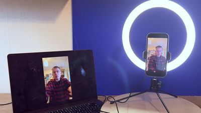 AiXPi Ring Light 10" review: illuminate your vertically and horizontally oriented videos