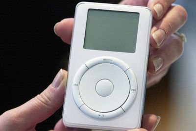 One Tech Tip: A new generation is reviving the iPod for distraction-free listening