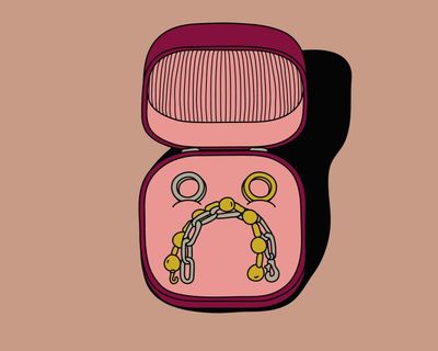 You be the judge: should my girlfriend stop mixing gold and silver jewellery?