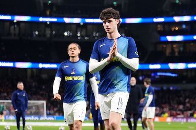 Tottenham players urged to follow example of Archie Gray in relegation battle