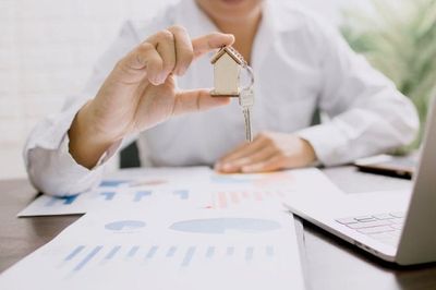 The Real Price of Refinancing: Fees and Fine Print You Can’t Ignore
