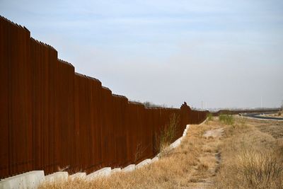 Trump team eliminates 400-mile border wall plan after Texans push back