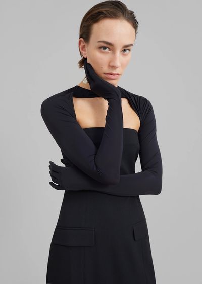 High Fashion Makeup Looks from Milan: Glass Skin Tutorial and Bold Lip Trends 2026