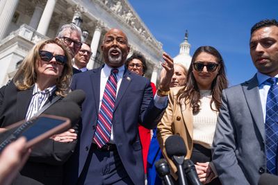 Democrats kick off response to Trump’s annihilation threats