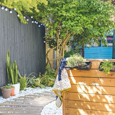 How to talk to your neighbours about replacing a fence – avoid falling foul of the law with these tips from legal experts on how to handle the situation