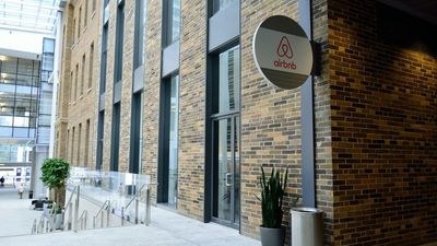 ‘It’s really like some Jeffrey Epstein stuff’: Florida couple books an Airbnb and ends up trapped in a room they could only escape with police help