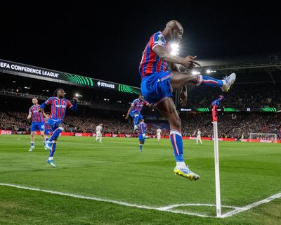 Mateta puts Crystal Palace on path to semis in rousing win over Fiorentina