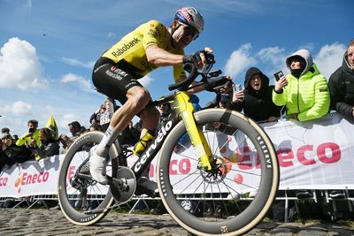 ‘We received no announcement that this was coming’ – Visma-Lease a Bike left furious after UCI bans tyre pressure system just before Paris-Roubaix