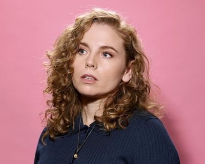 Bronwyn Kuss: Bronwyn & Sons review – parchingly dry comedy about success in your late 30s