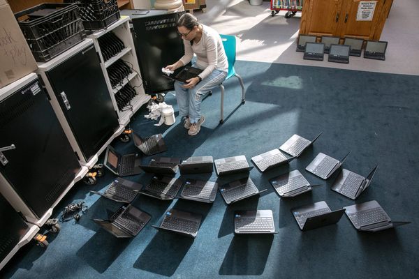 Schools across America are quietly admitting that screens in classrooms made students worse off and are reversing years of tech-first policies