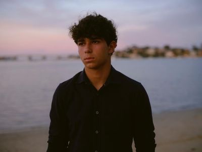 Fifteen-year-old Noah hasn’t been kicked off any social media platforms – he’s still fighting Australia’s under-16 ban in court