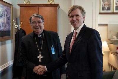 Vatican officials try to downplay report of meeting that sparked reported feud between Pope Leo and Trump