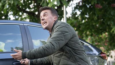 How One F-Bomb Filled Conversation Led To A Stranger Things Star Showing Up In Malcolm In The Middle's Revival