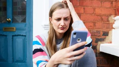 Boston woman finds out her brother joined forces with her vindictive mom to ruin her wedding day. Then it takes a dark twist: ‘I have to get security’