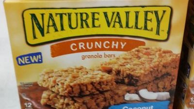 ‘A little too much nature in that one’: Woman cracks open a Nature Valley granola bar and finds a bird feather baked right inside