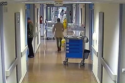 Man caught stealing from elderly patients in hospital rooms whilst they were asleep