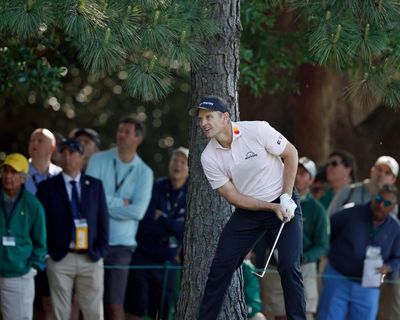 Justin Rose struggles to keep his cool in the heat but Masters dream lives on