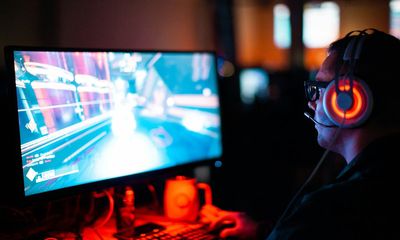 No Degree, $155K Pay: Trump's FAA Is Recruiting Gamers as Air Traffic Controllers