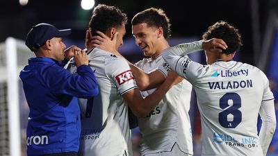 Corica sees red as Auckland falter in ALM title race