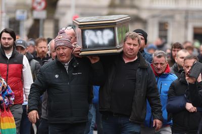 Further motorway closures as fuel-cost talks to resume