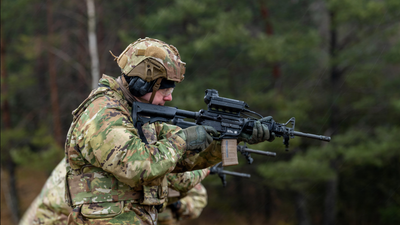 US Army Builds First AI Chatbot for Troops, Trained on Live Conflict Data From Iran and Ukraine, Built on Reddit-Style Forums