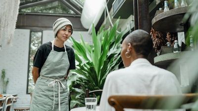 Arizona waitress serves customers who think chicken ramen is vegetarian. Then they ask if vanilla ice cream is meat-free and tip $5 on a $120 tab