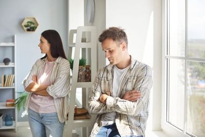 5 Relationship Red Flags Men Ignore Until It’s Too Late