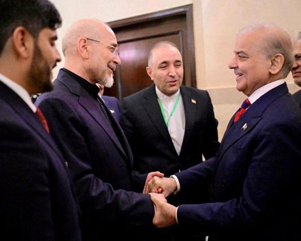 US and Iran hold talks in Islamabad as Pakistan seeks to broker peace deal