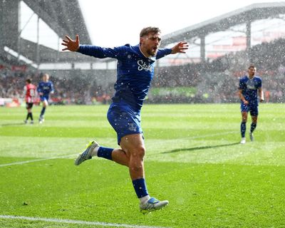 Dewsbury-Hall strikes late for Everton to deny Brentford after Igor Thiago double