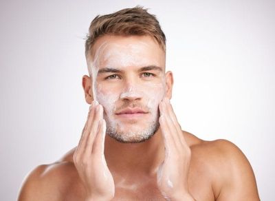 5 Personal Grooming Mistakes That Instantly Age Men
