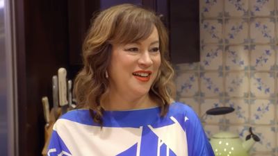 Of Course, Jennifer Tilly Rocked A Dress With Her Own Face On It And Absolutely Slayed