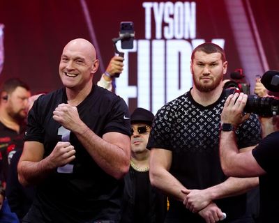 Tyson Fury beats Arslanbek Makhmudov by unanimous decision – as it happened