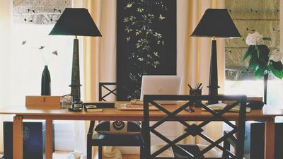 Forget Caffeine –Aromatherapists Use This One Essential Oil as a Fast, Natural Way to Instantly Reset Focus, and Lift Mental Fatigue