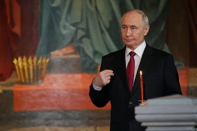 Russia and Ukraine accuse each other of violating Orthodox Easter ceasefire