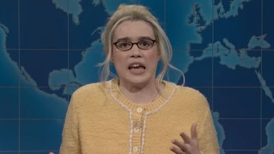 SNL Roasted Gen Z For Not Having Sex By Bringing In An Expert To Talk With Michael Che