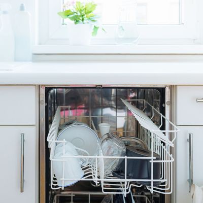I swapped using my dishwasher for handwashing my dishes for a month to avoid wasting energy, but I've got 4 reasons why it was harder to give up than I thought