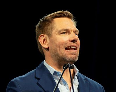 Move to expel Democrat Eric Swalwell from Congress gains bipartisan steam