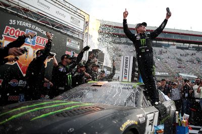 Ty Gibbs earns first NASCAR Cup win with Bristol photo finish