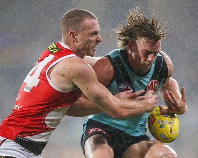 Rain puts dampener on Gather Round despite AFL’s hype and schmoozing