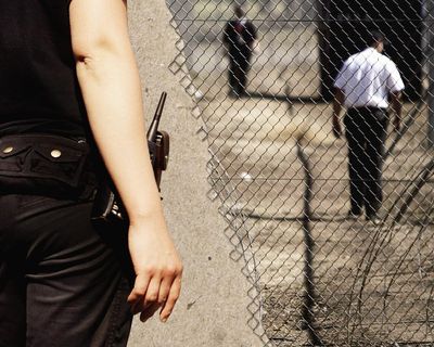 All Australian immigration detainees to be handcuffed while travelling, US company says after spate of escapes