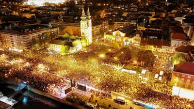 Spontaneous mass celebrations in Budapest after Orban’s ouster