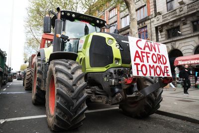 Irish government faces no-confidence vote as fuel protests spark fresh traffic chaos