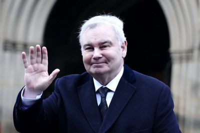 Eamonn Holmes says he will do his best to get well soon after stroke