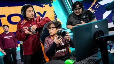 LEC issues apology after inappropriate fan message shown during live broadcast