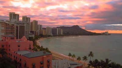 Hawaii restaurant sneaks 3% ‘kitchen appreciation fee’ onto woman’s bill, but it backfired when she posted the receipt on TikTok