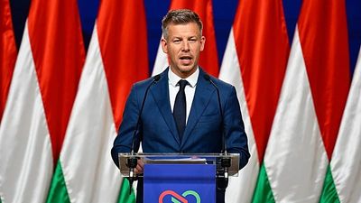 Péter Magyar accuses outgoing foreign minister of destroying confidential documents