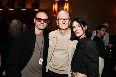 Apple is making AI glasses, report claims