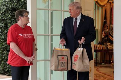 DoorDash driver delivers Trump McDonald’s then joins him for Iran war briefing