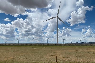 Wyoming electric utility dumps wind and solar in long-term planning
